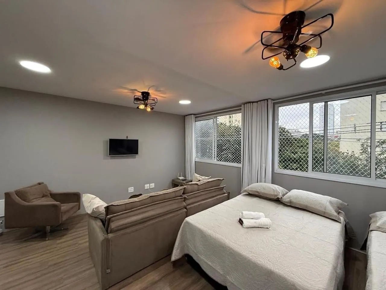 Familia Apartamento no Brás com Piscina/Metrô Brás São Paulo